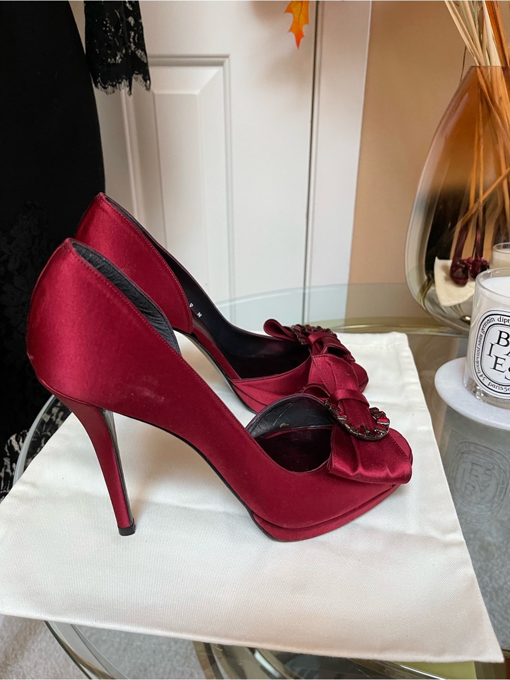 Stuart Weitzman Satin Peep Toe Pumps Size 9 Burgundy Bow Crystal Heels - Picture 5 of 15